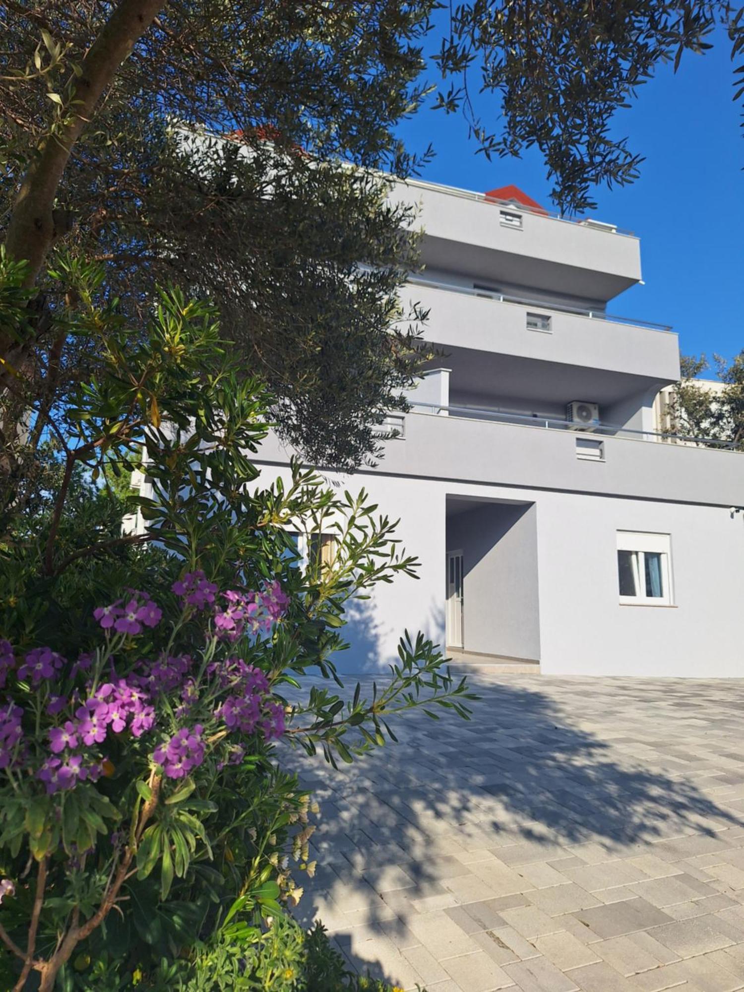 Apartments Miki 2 Новалья Экстерьер фото